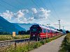 Az RhB ABe 8/12 3508 <q>Richard Coray</q> a Bernina-Express panorámavonattal Domat/Ems és Felsberg között