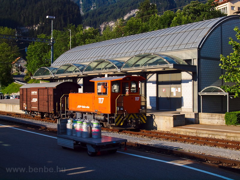 A Rhätische Bahn Tm 2/2 117 fotó