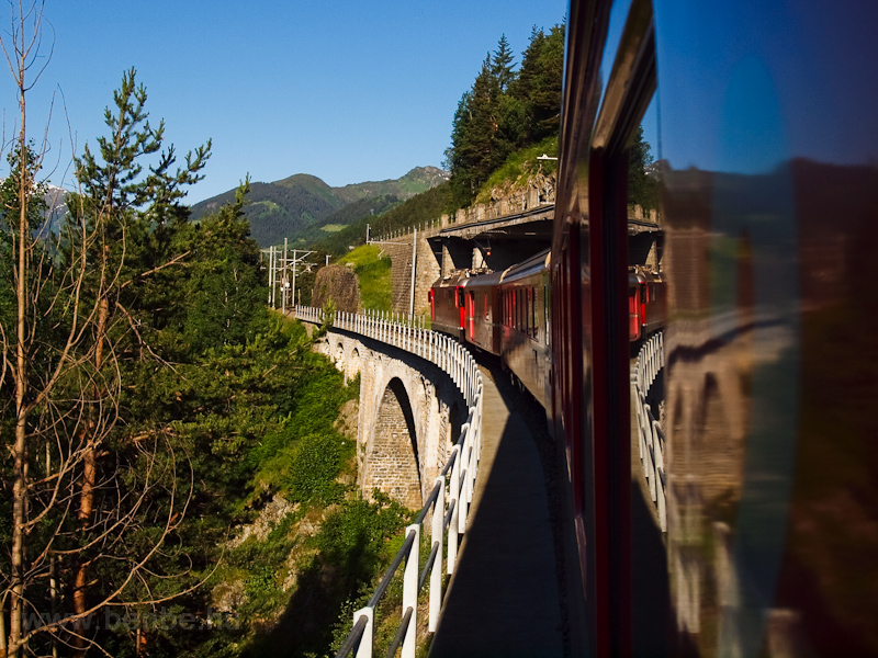 A Sogn-Placi-Viadukt a Surs fotó