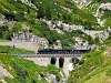 A Dampfbahn Furka Bergstrecke HG 3/4 1 Gletsch és Oberwald között a 25 m hosszú Rhône-viadukton
