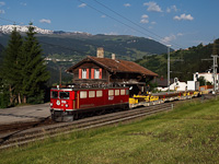 A Rhätische Bahn Ge 6/6<sup>II</sup> 706 Surava állomáson