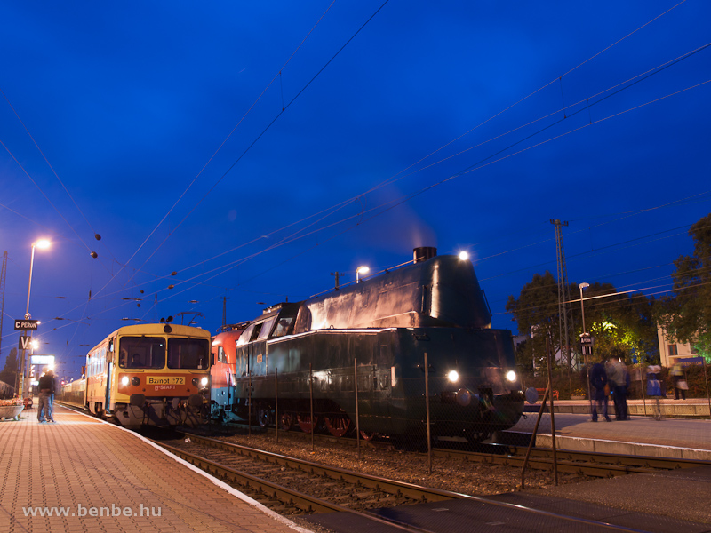 The MÁV 242,001, the Bzmot 372 and the ÖBB 1116 011-6 at Hegyeshalom station in the blue hour photo