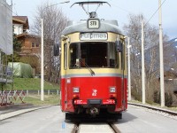 Tekintélyes,  kifogástalan állapotban lévő DÜWAG villamos  várja az Innsbruckba való ereszkedést  