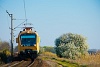 A MÁV-START 414 009 pályaszámú Hernyó villamos motorvonata Dömsöd és Kiskunlacháza között