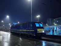 The MÁV-Trakció 480 001-0 Bombardier TRAXX P160 AC2 with the international fast train Citadella at Budapest Déli pu. station