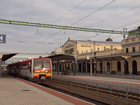 The MÁV-START 416 032 <q>Sprinter/Uzsgyi</q> railcar seen at Békéscsaba
