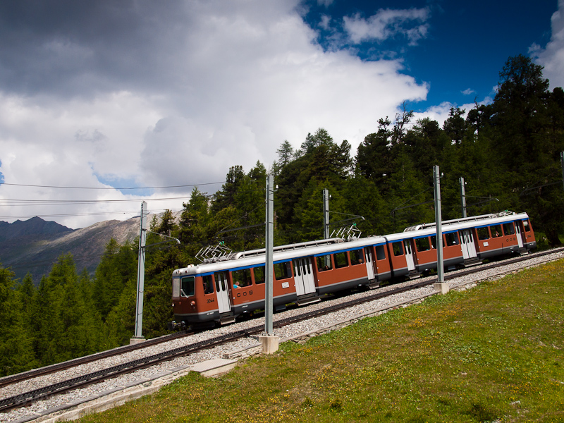 A Gornergratbahn (GGB) Bhe  fotó