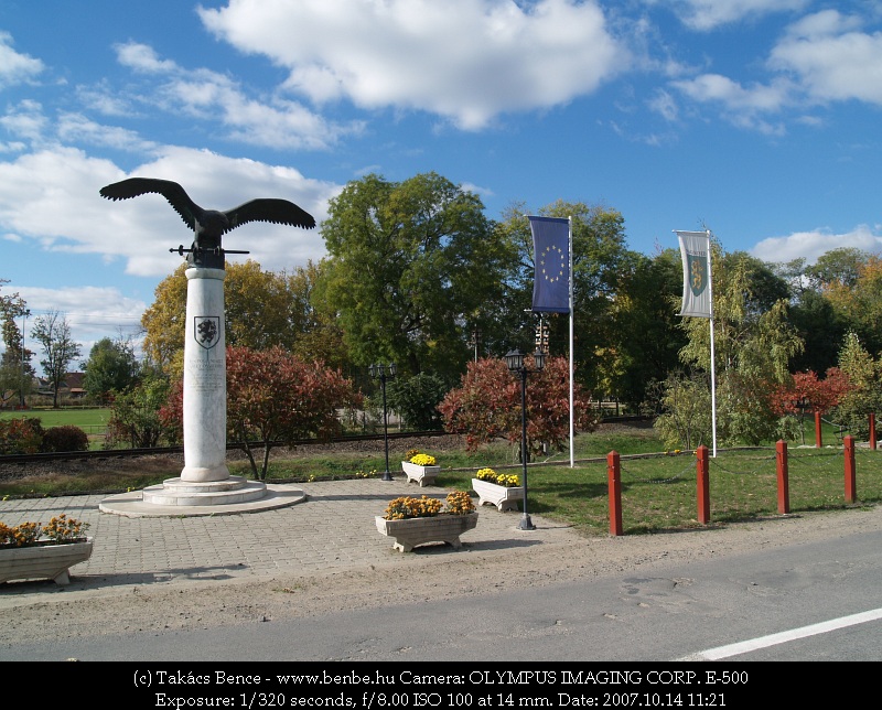 Monument for the thousand and hundredths anniversary of the Hungarians arrival in the Carpathian basin photo