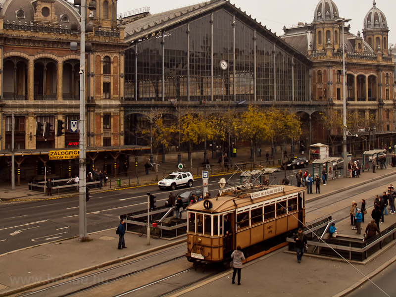 Az 1074-es nosztalgiavillamos a Berlini tren fot