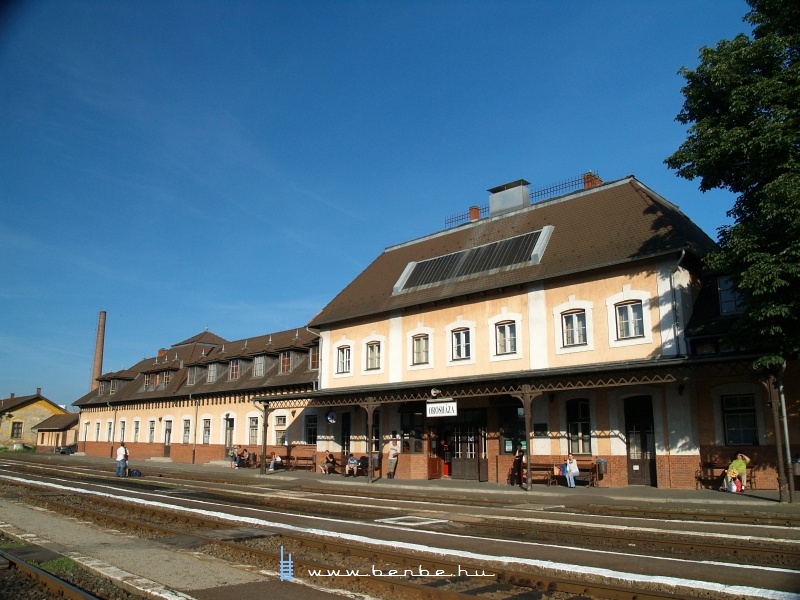 Oroshza main station photo