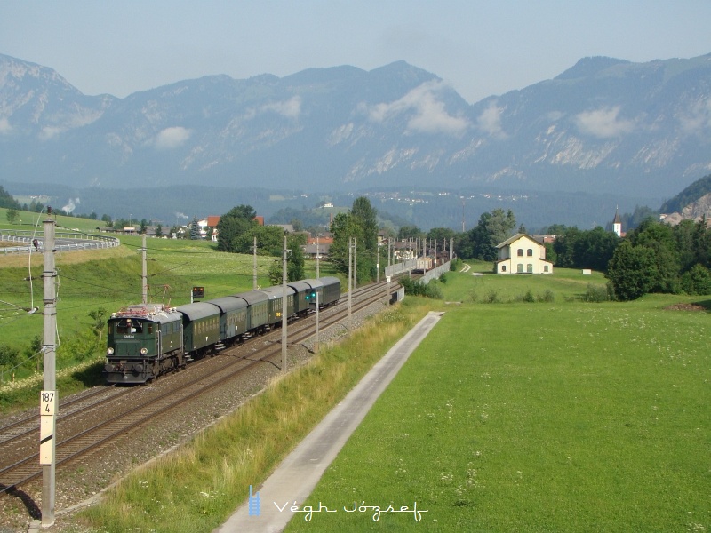 The 1245.04 is pulling the Gisela-express historic train near Wrgl photo