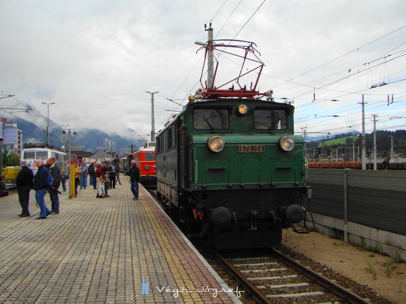 The ÖBB historic electric locomotive 1670.104 at Wörgl photo