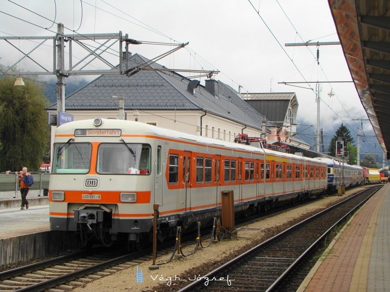 A mncheni S-Bahn 420 501-9 plyaszm motorvonata Wrglben fot