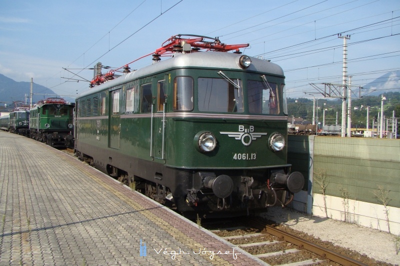 The 4061.13 at Wrgl Hauptbahnhof photo