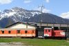 2066 011-5 Saalfeldenben, mögötte egy Dsx poggyászkocsival