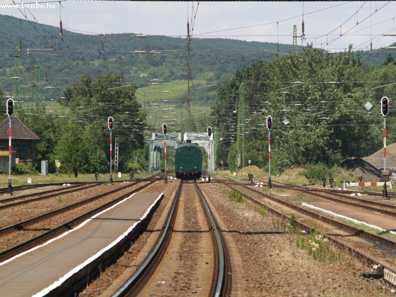 A 242-es körbejár Szobon fotó