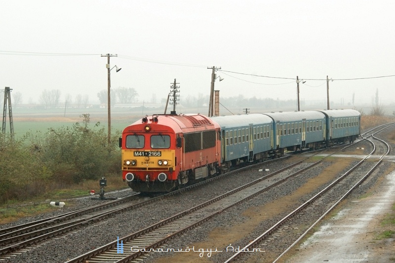 The M41 2166 at Tiszafred photo