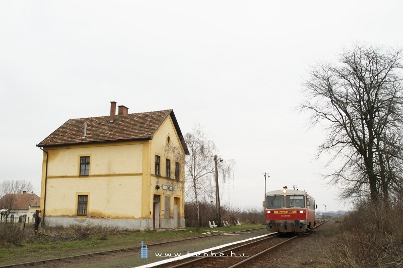 The Bzmot 403 at Tiszadada photo