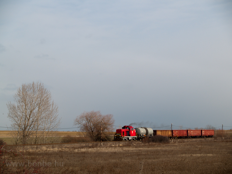 The MV M43 1081 seen between Borsosberny and Disjenő photo