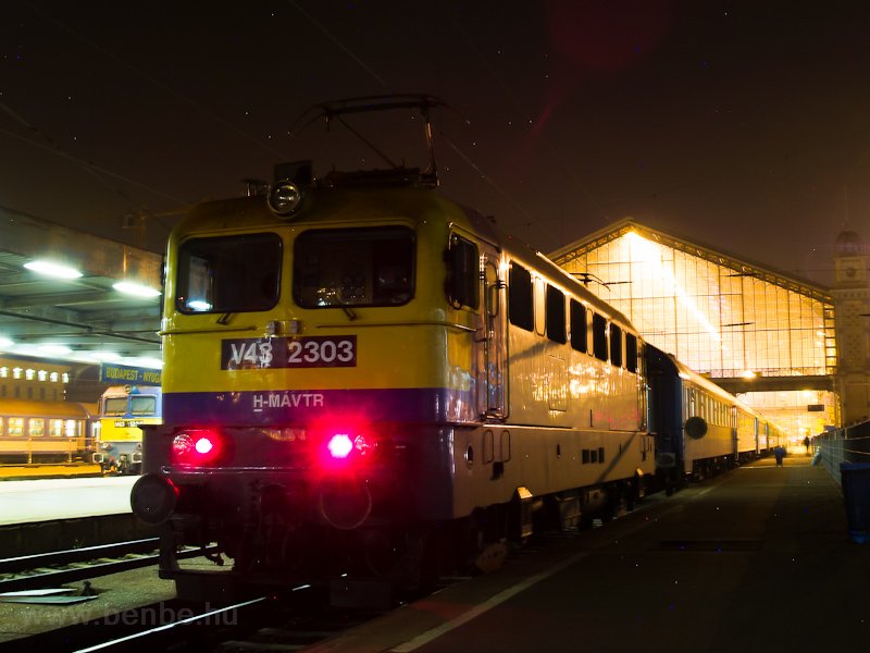 A MV-TR V43 2303 Budapest-Nyugati plyaudvaron fot