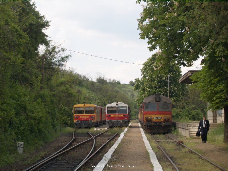 Bzmot 400, 320 s Btx 025 a zsfolt Szilvsvrad megll-rakodhelyen fot