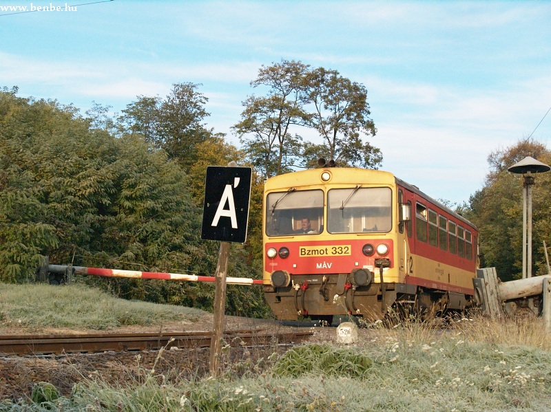 The Bzmot 332 at the Sta barrier photo