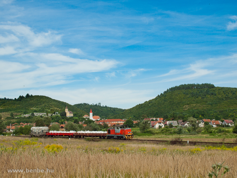 M47 1302 tehervonatval Szendrőldon fot