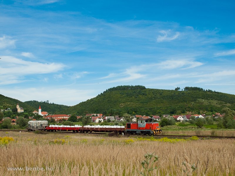 M47 1302 tehervonatval Szendrőldon fot