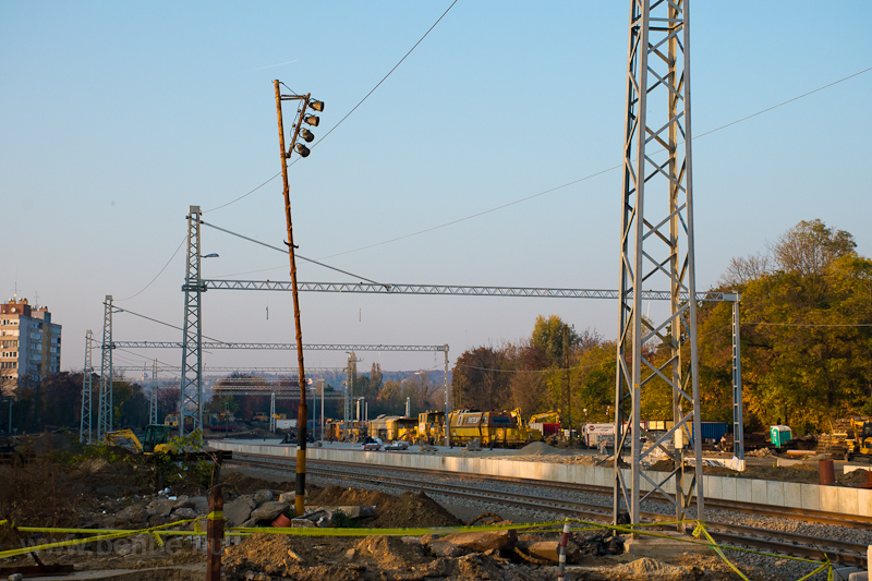 Gdllő railway statio photo