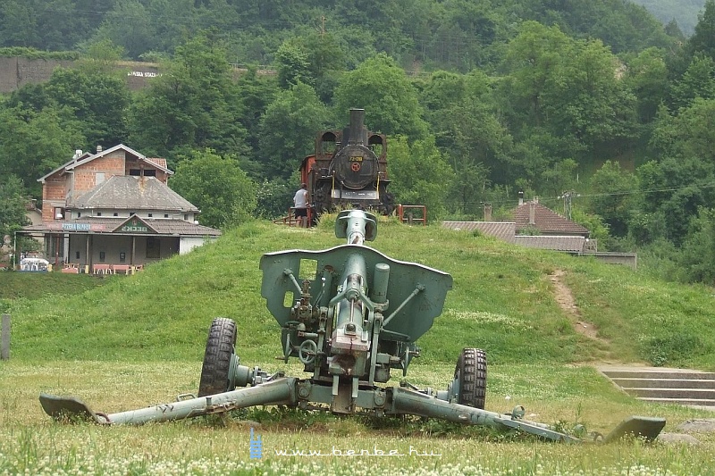 Kisvasti gzmozdony Jablanica kzelben fot