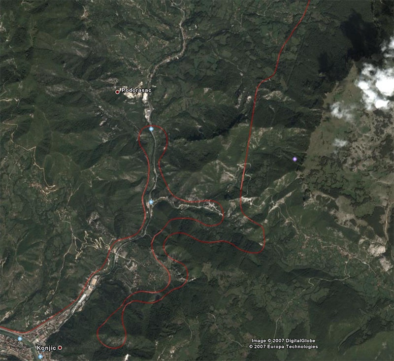 A konjici vonalkifejts a Google Earth mholdfelvtelre rajzolva fot