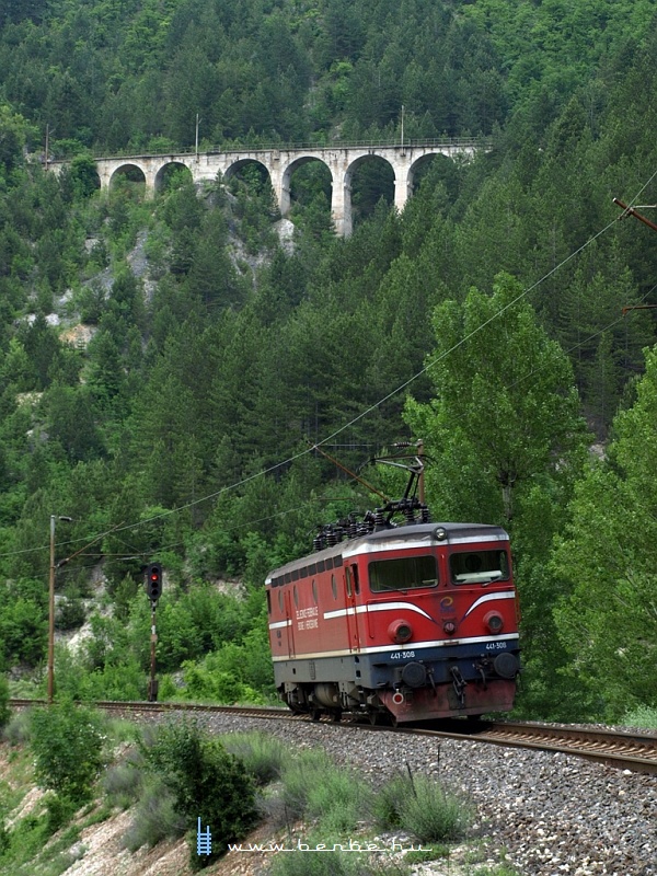 The 441-308 before Ovcari station, in the curve photo