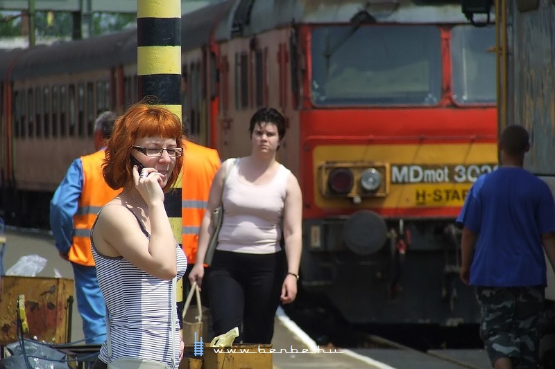 Még, hogy a vasútbarátok csak kép MDmot és a lány fotó