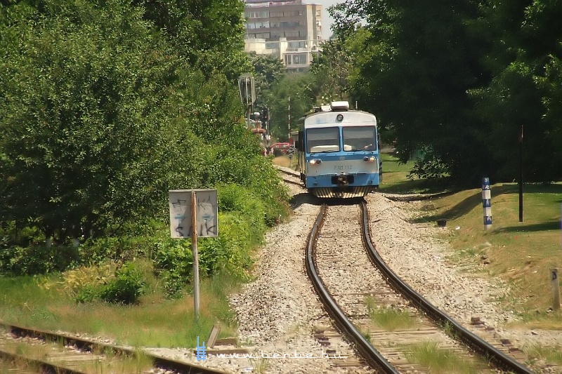 Vukovar felől érkezik. kép 7 121 112 Eszéken fotó