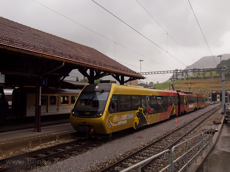The MOB Be 4/4 5003 seen at Zweisimmen photo
