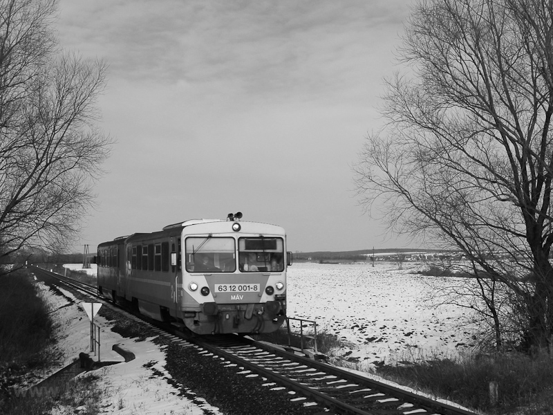 The twin-Bzmot of MV, the 6312 001-8 somewhere on the Szombathely-Kőszeg line photo