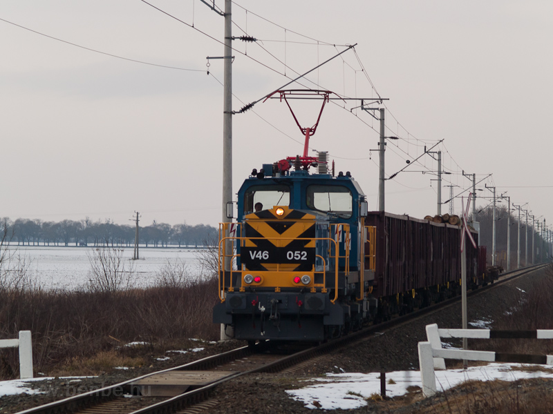 The V46 052 seen between Sopronkvesd and Lvő with a freight train photo