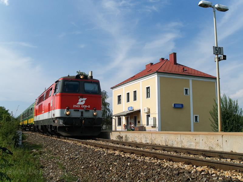 The BB 2143 009-5 at Lpesfalva-Somfalva station (Loipersbach-Schattendorf, Austria) photo