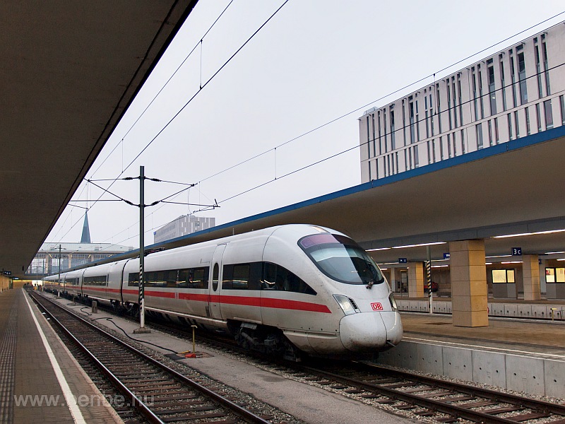 A DB 411 554-9 plyaszm ICE-T motorvonata Wien Westbahnhofon fot
