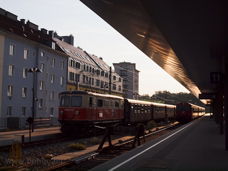 Visszarkezs: a 1099.016 St. Plten Hauptbahnhofon fot