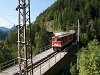 A 2095 009 a Panoramic 760 szerelvény egy részével Gösing és Annaberg között a Saugrabenviadukton