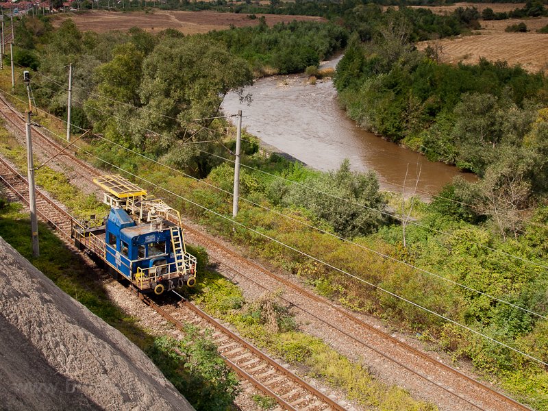 The CFR's catenary main photo