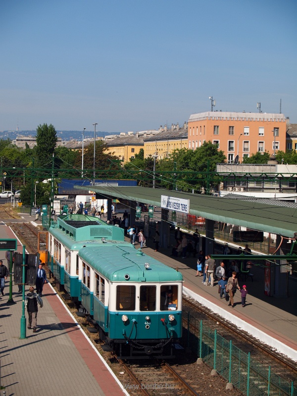 A BKV BHV Boros Bni motorvonathoz kszlt 459 plyaszm vezrlőkocsi az rs Vezr tern fot