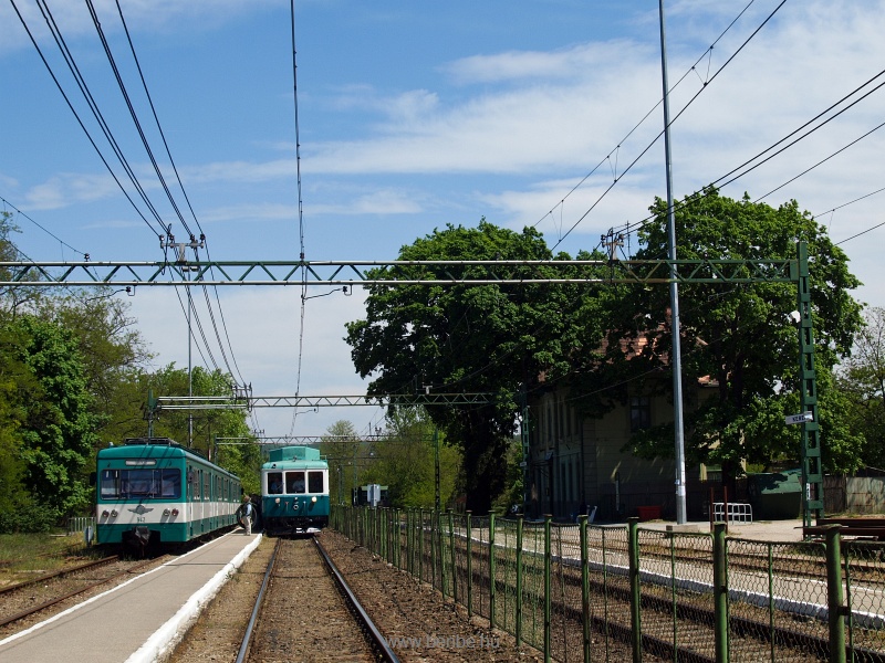 A real train to Gdllő passes by the ACSEV railcar photo