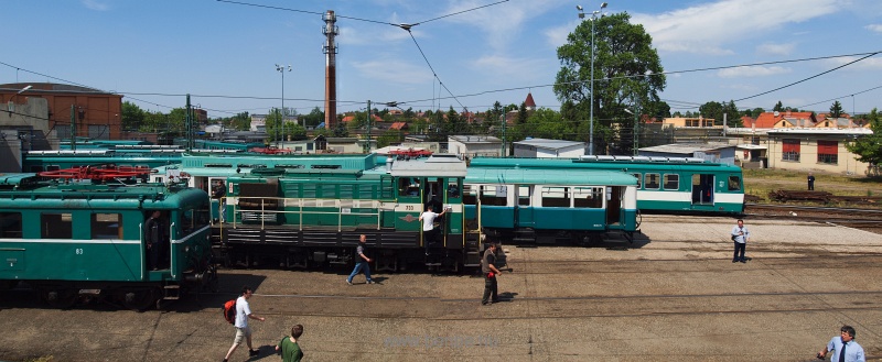 The L VII 83, the DL XVI 733, the M297-P459 and the MX/a 927 at Cinkota depot photo