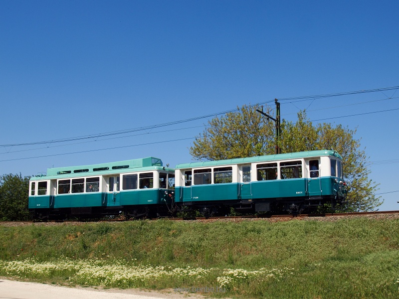 The Boros Bni diesel multiple unit between Szabadsgtelep and Csmr photo