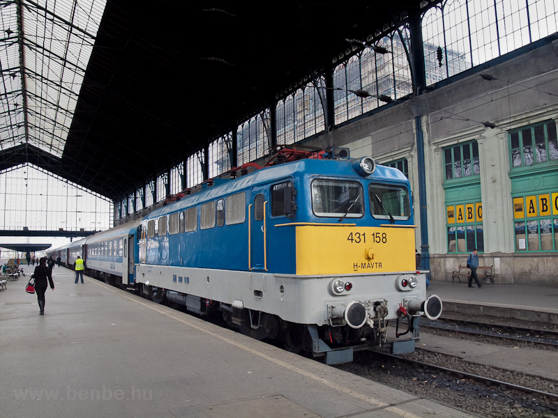 A MV-TR 431 158 Budapest-Nyugati plyaudvaron fot