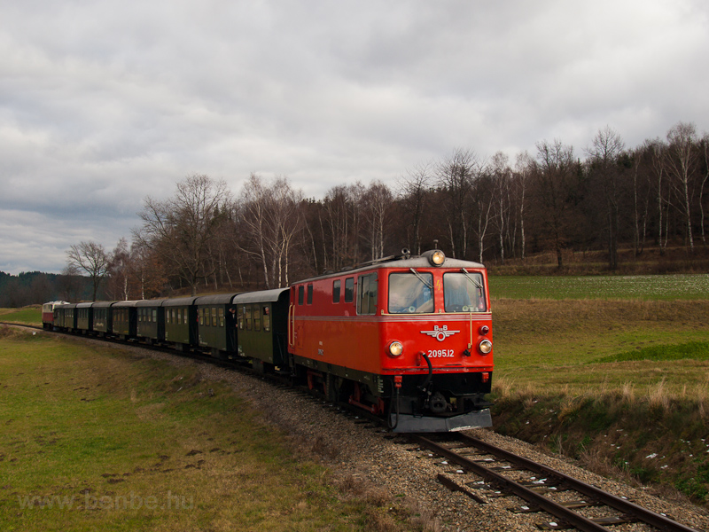 The BB 2095.12 seen between Alt Weitra and Weitra photo