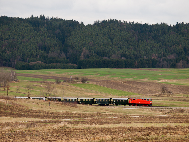 The BB 2095.12 seen between Alt Weitra and Weitra photo