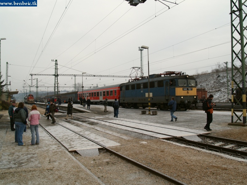 V43 1127 Ajkán fotó